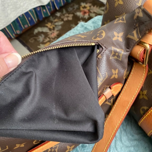 Louis Vuitton Bumbag - Picture 11 of 14